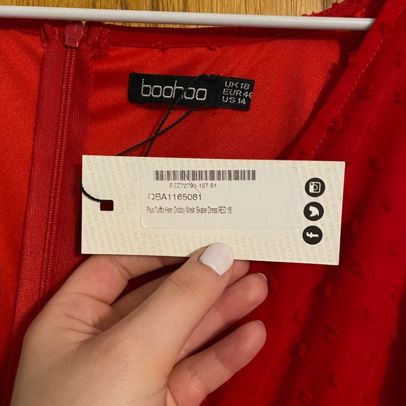 Boohoo Plus Ruffle Hem Dobby Mesh Skater Dress - Picture 3 of 3